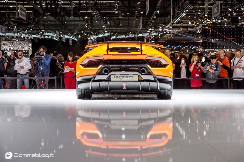 Lamborghini Huracan Performante e Pirelli: Nurburgring Record 3