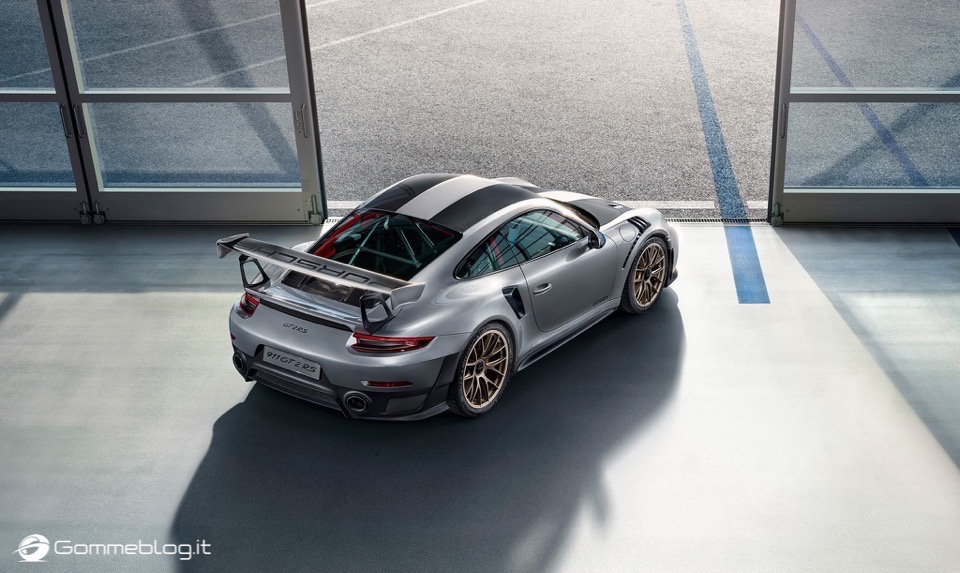 Porsche GT2 RS: la 911 più potente di sempre [VIDEO] 20