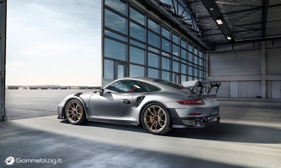 Porsche GT2 RS: la 911 più potente di sempre [VIDEO] 1