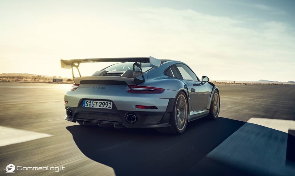 Porsche GT2 RS: la 911 più potente di sempre [VIDEO] 6