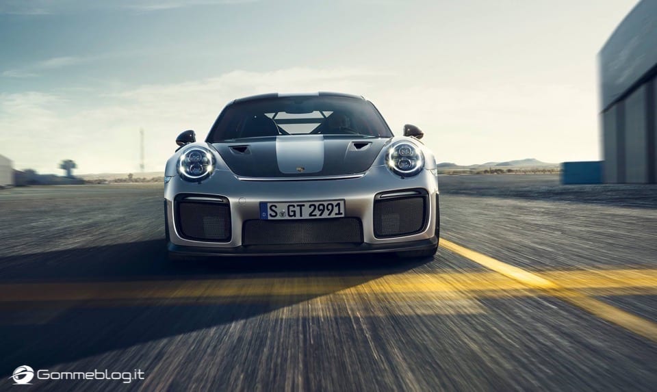 Porsche GT2 RS: la 911 più potente di sempre [VIDEO] 25