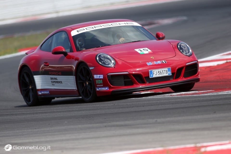 Michelin e Porsche: Quando Gomme e Auto raggiungono l’eccellenza 76