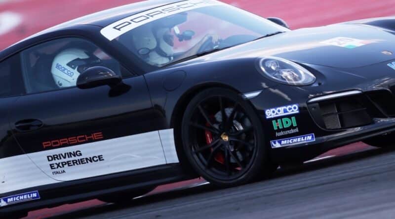 Porsche 911 GTS 168