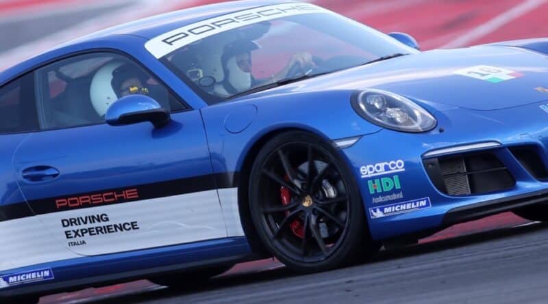 Porsche 911 GTS 171