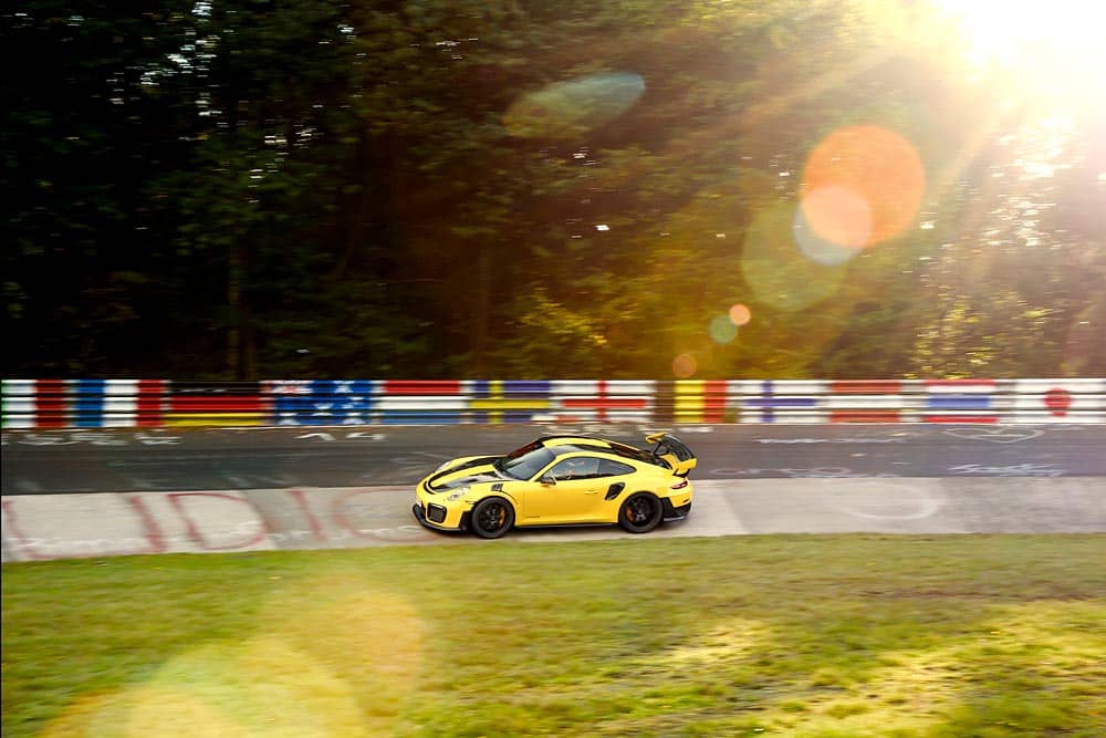 Porsche GT2 RS: Record, al Nurburgring gira in 6 minuti e 47,3 secondi 25