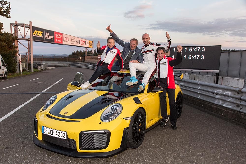 Porsche GT2 RS: Record, al Nurburgring gira in 6 minuti e 47,3 secondi 4