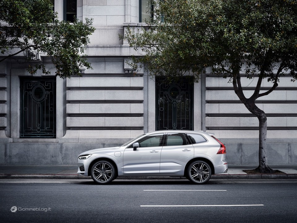 Volvo XC60 T8 Twin Engine: il SUV di lusso Hybrid da 407 CV [VIDEO] 21