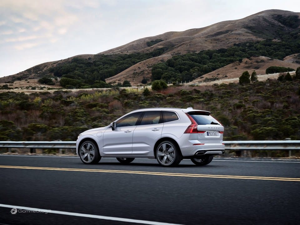 Volvo XC60 T8 Twin Engine: il SUV di lusso Hybrid da 407 CV [VIDEO] 22