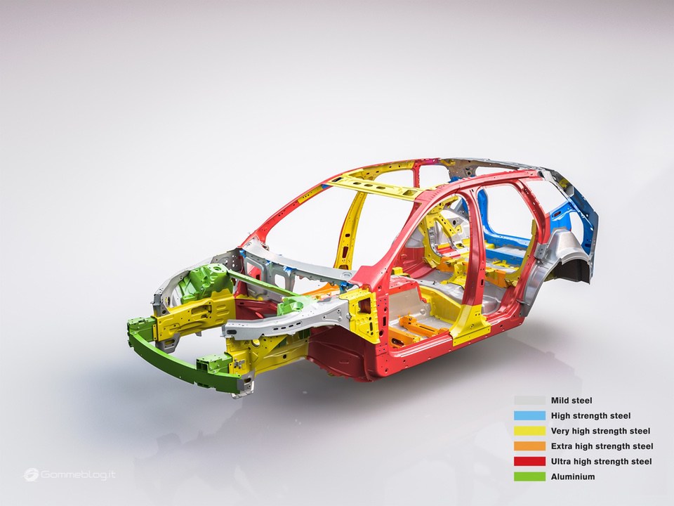 Volvo XC60 T8 Twin Engine: il SUV di lusso Hybrid da 407 CV [VIDEO] 30