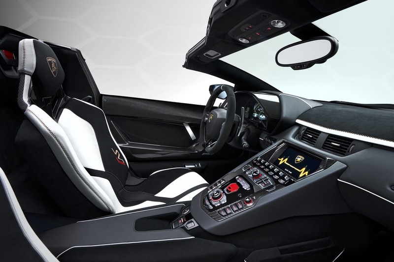 Lamborghini Aventador SVJ Roadster: Scoperta Estrema 5