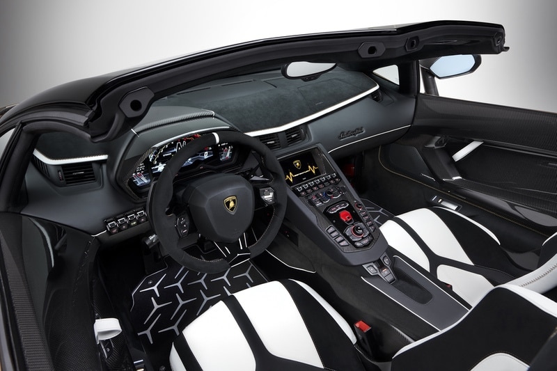 Lamborghini Aventador SVJ Roadster: Scoperta Estrema 6