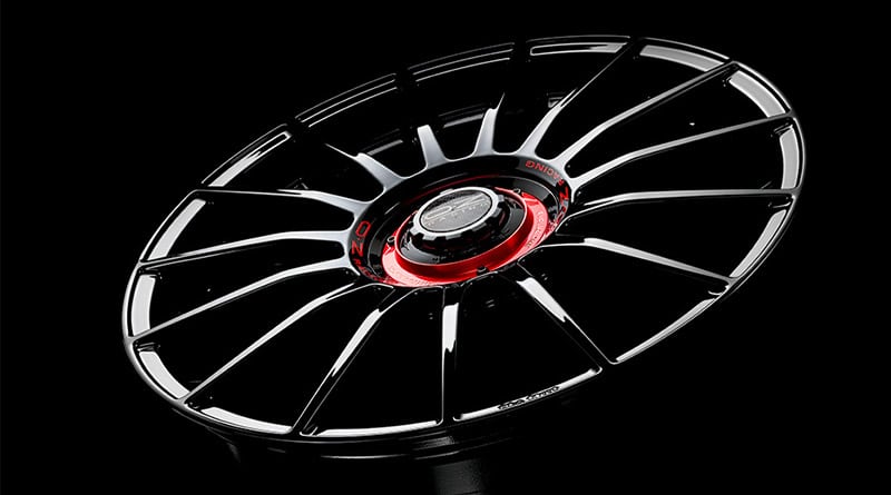OZ Superturismo Evoluzione: Cerchi in lega Multirazze con Central Lock Cap 14