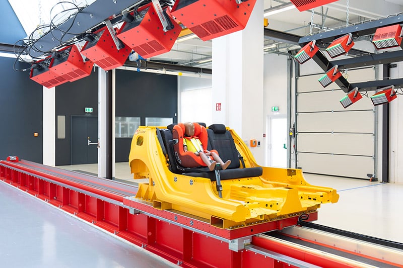 Cybex inaugura il proprio nuovo Centro Crash Test per Seggiolini Auto 18