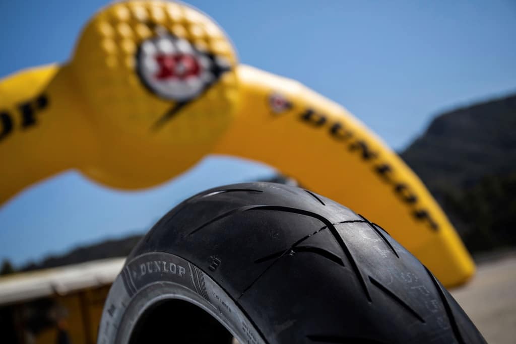 Pneumatici Moto 2019: Dunlop SportSmart 3, la gomma che “sfida le regole” 3