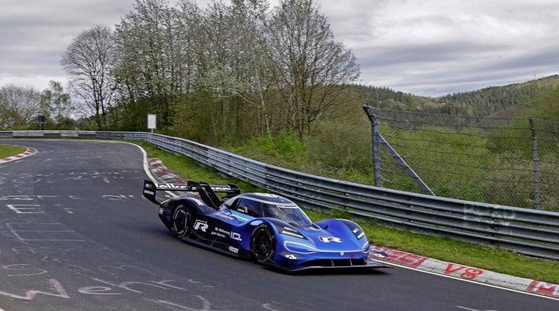 Volkswagen ID.R: Record Elettrico al Nürburgring. 6:05,336 minuti 10