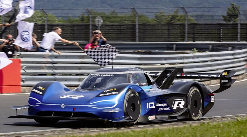Volkswagen ID.R: Record Elettrico al Nürburgring. 6:05,336 minuti 5