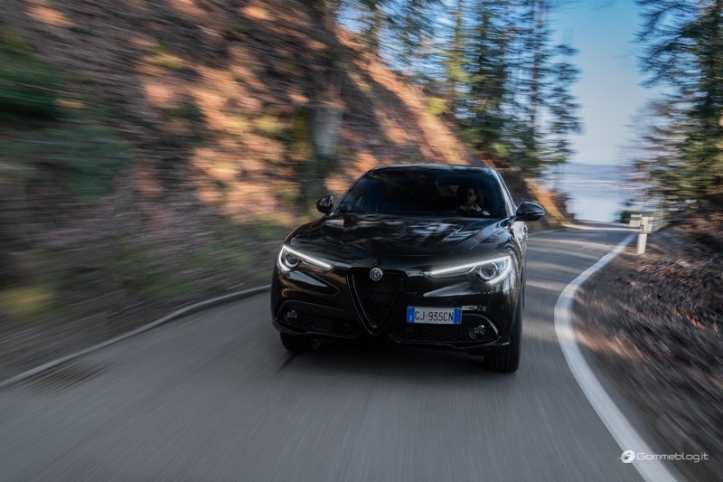 Alfa Romeo Giulia e Stelvio “ESTREMA”: per i puristi della guida 25