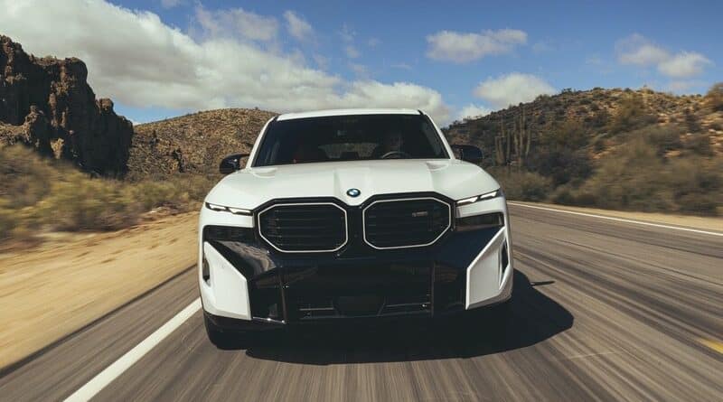 BMW XM: il nuovo Mega SUV Ibrido M da oltre 650 CV 7