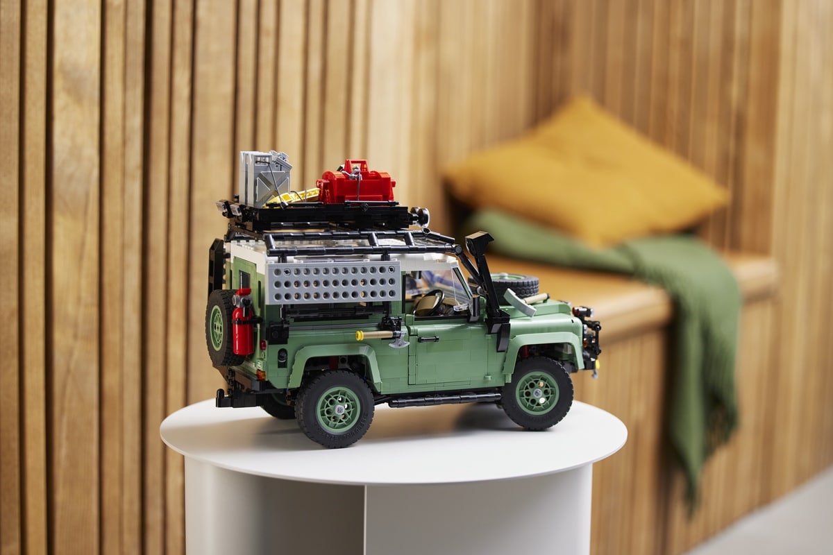 LEGO DEFENDER 90