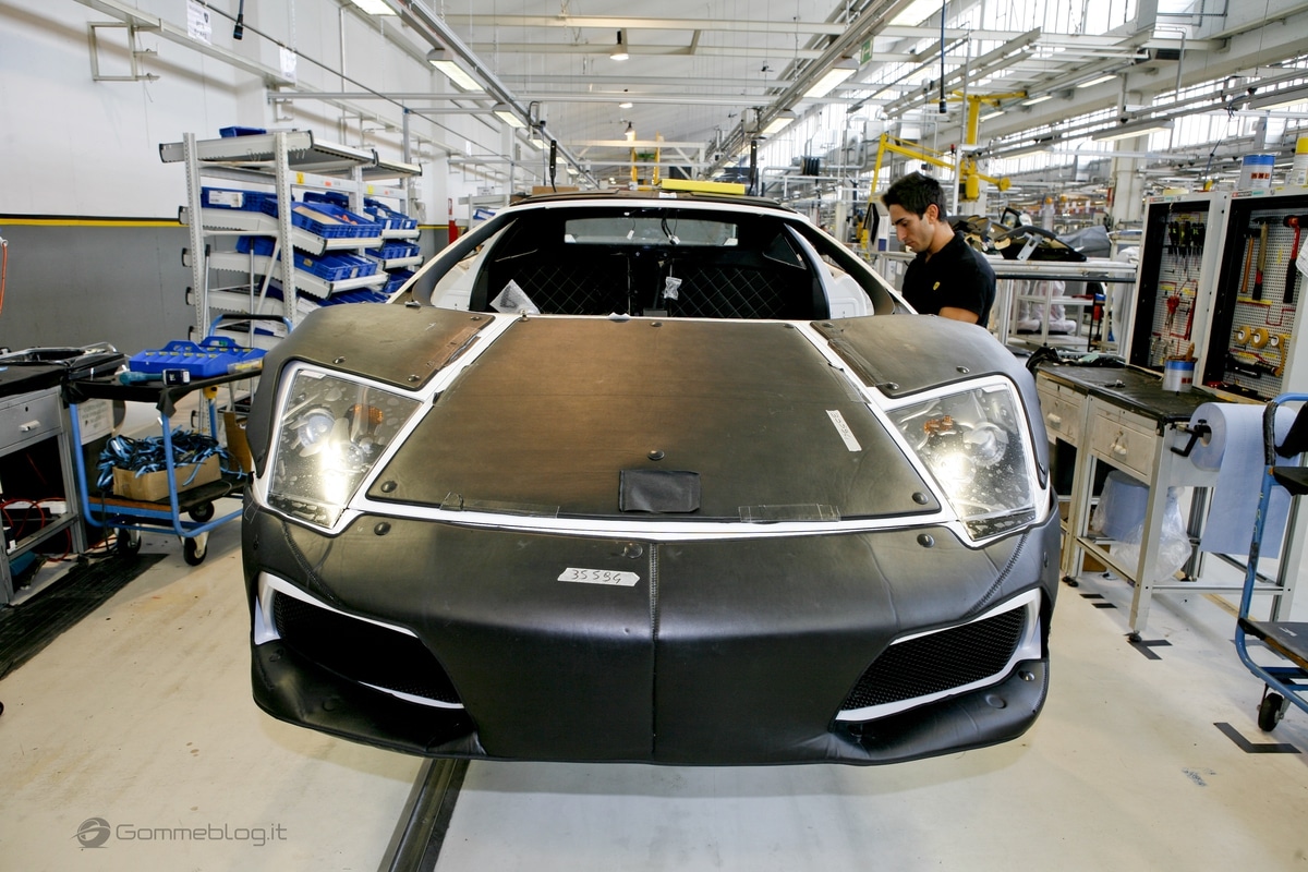 Automobili Lamborghini: 60 anni di Fabbrica e Produzione - FOTO 3