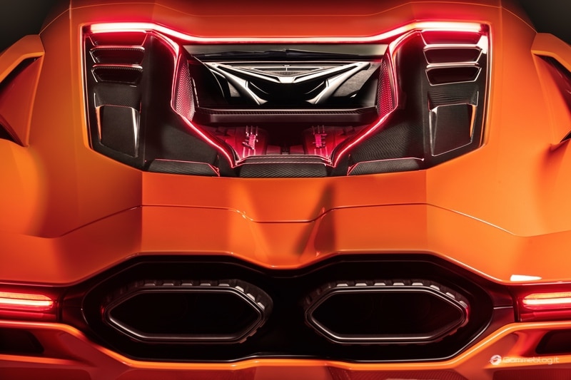 Lamborghini Revuelto: la prima Supersportiva V12 ibrida HPEV 7