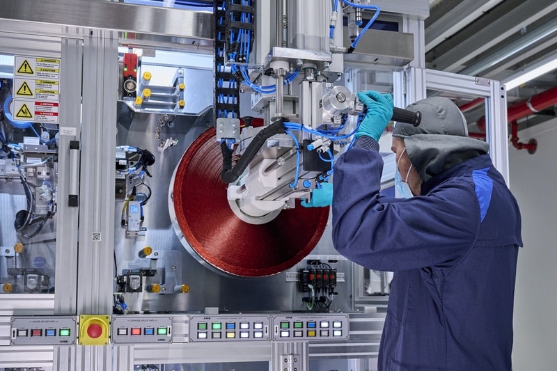 BMW: Come Nasce la Batteria (per Auto Elettriche) del Futuro 3