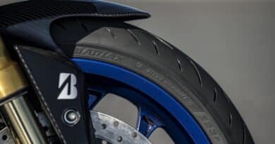 Bridgestone BATTLAX HYPERSPORT S23: il nuovo Pneumatico Moto Sportivo 3