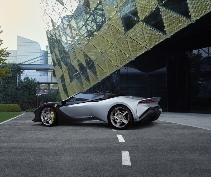 Ferrari SP 8 5