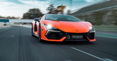 Lamborghini Revuelto: la prova in pista del Factory Driver Andrea Caldarelli 6