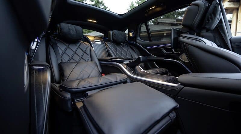 Mercedes-Maybach EQS 680 SUV: Lusso Sostenibile e Comfort Supremo 13