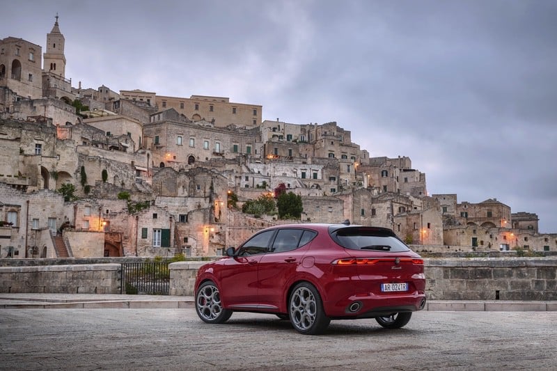 Alfa Romeo Tributo Italiano: nuova Serie Speciale per Giulia, Stelvio e Tonale 22