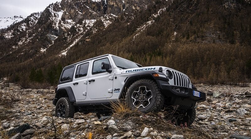 Jeep Wrangler 4xe 2024: Aperti gli ordini del nuovo MY24 2