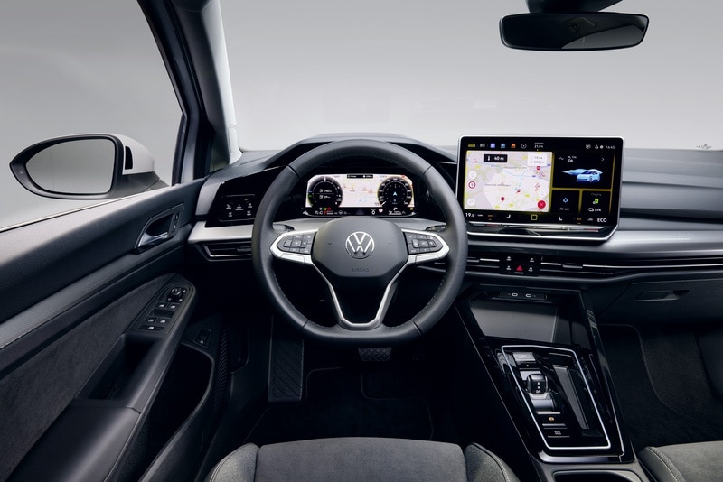 Nuova Golf RESTYLING (8.5): Volkswagen rivoluziona gli Interni e l'Ibrido 2