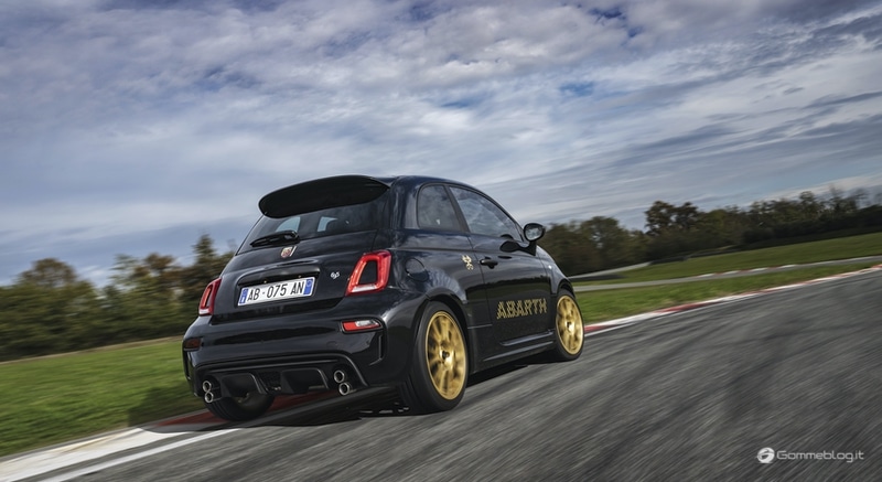 Nuova Abarth 695 75° Anniversario: edizione limitata in soli 1.368 esemplari 4