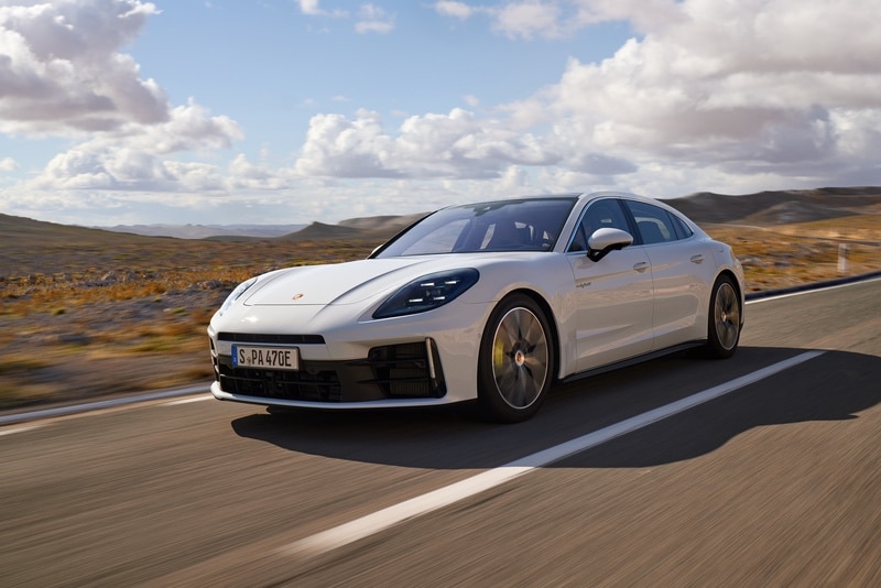 Porsche: nuove Panamera 4 E-Hybrid e Panamera 4S E-Hybrid 4