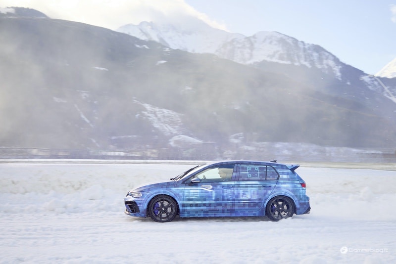 VW Golf R 2024 0003