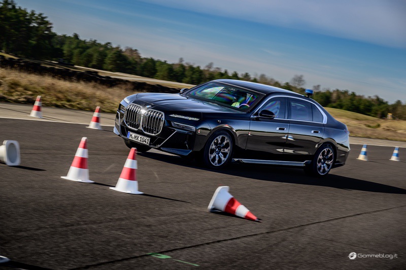 Come si guidano le auto Blindate? Formazione per veicoli di sicurezza BMW 3