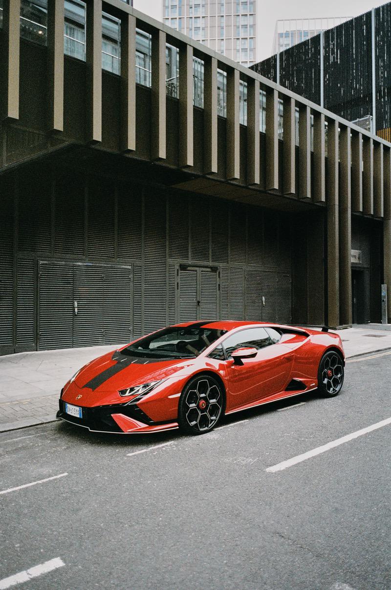 Lamborghini: dall’analogico al digitale e l’evoluzione dei modelli V10 4