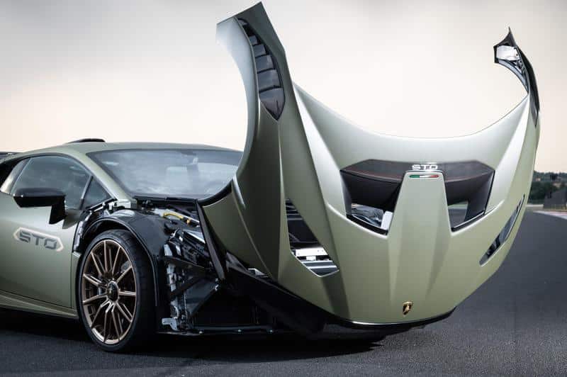 Lamborghini Huracan STO 10