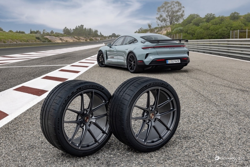 Pirelli P Zero R P Zero Trofeo RS Porsche Taycan 1