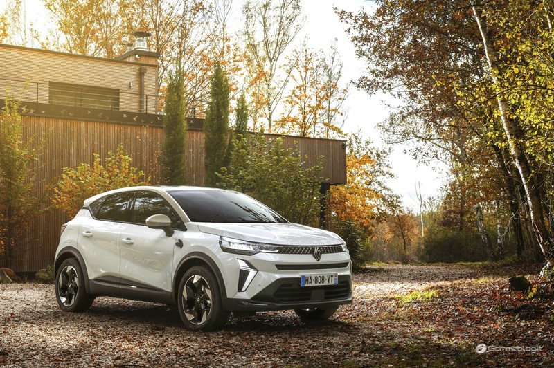 Renault Captur 2024: nuovo design dal look più dinamico e distintivo 19