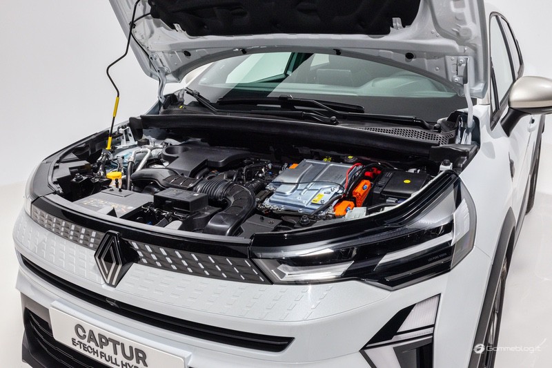 Renault Captur 2024: nuovo design dal look più dinamico e distintivo 21