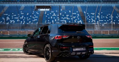 Volkswagen Golf R e R Black Edition 0004