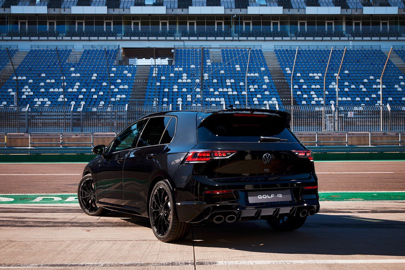 Volkswagen Golf R e R Black Edition 0004