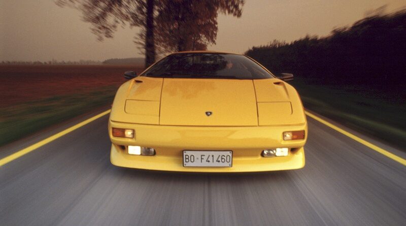 Lamborghini Diablo compie 35 anni: storia, evoluzioni e valore di un’icona V12