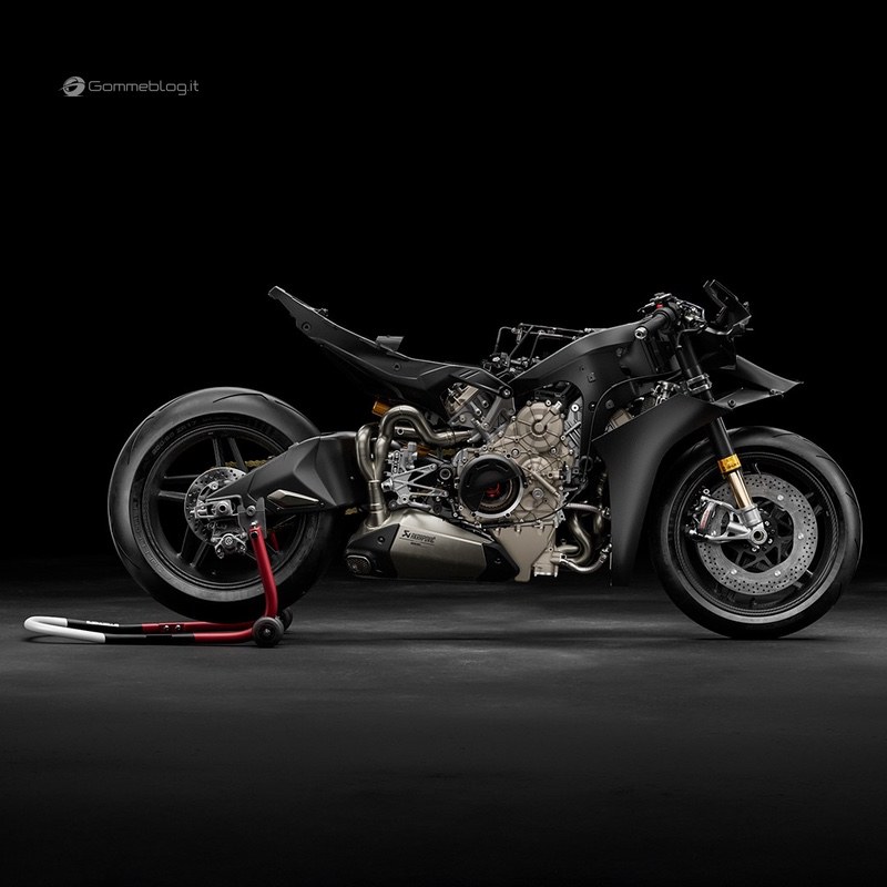 Ducati Superleggera V4 Centenario 1