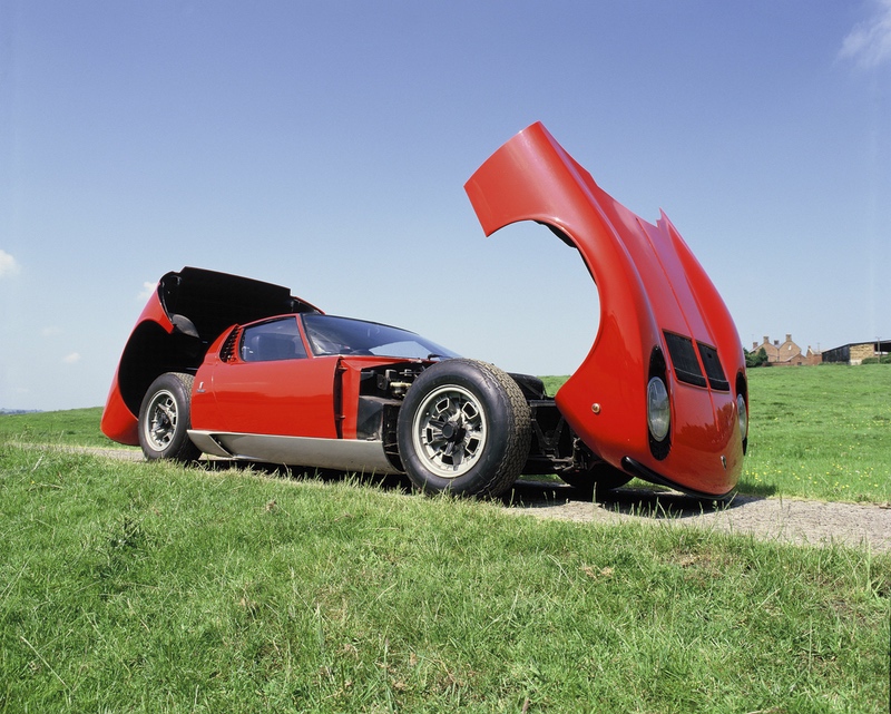 Lamborghini Miura: storia, motore V12 e nascita della prima supercar 1 Lamborghini Miura 61