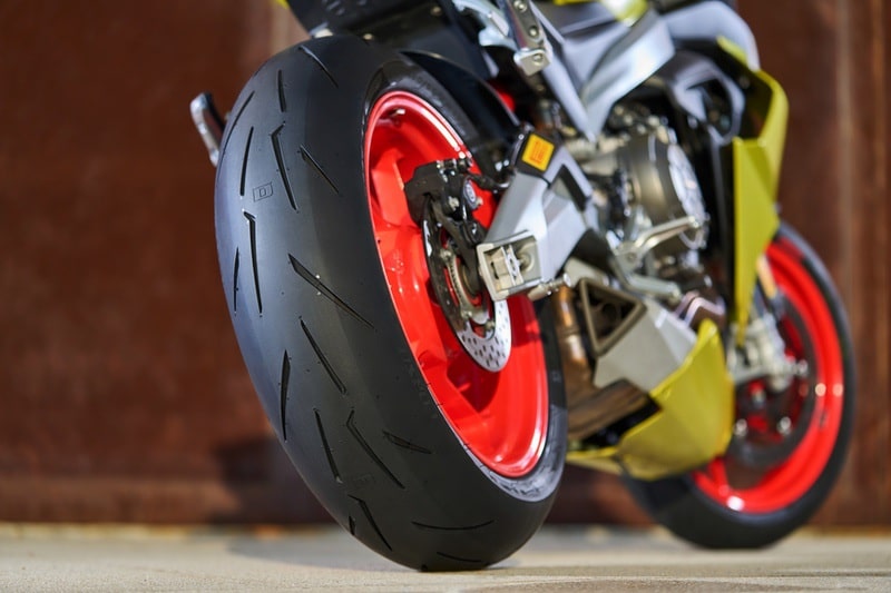Pirelli Diablo Rosso IV Corsa 6