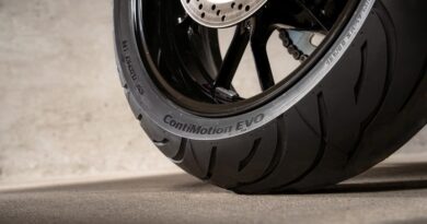 Continental ContiMotion EVO con nome sul fianco e battistrada in primo piano