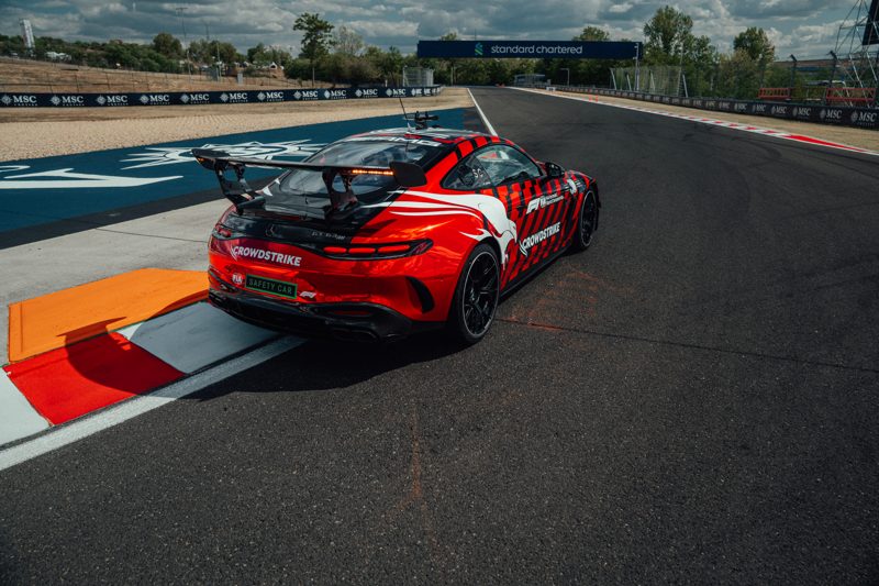 Mercedes-AMG GT 63 PRO 4MATIC+ Safety Car con pneumatici Pirelli P Zero R
